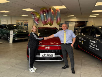 Hyundai Birmingham West Celebrates 4000th Customer